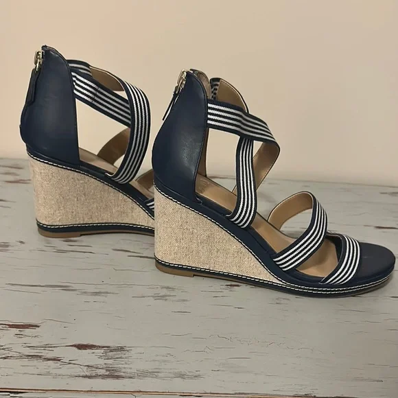 Crown & Ivy Navy and White Striped Wedges - Picture 4 of 6
